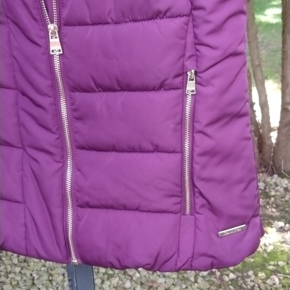 Calvin Klein Women's Puffer Vest Jacket Plum, Size Medium - Picture 2 of 11